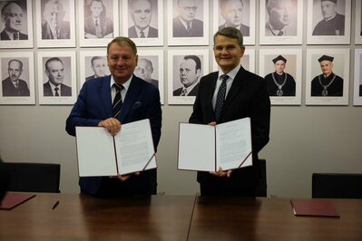  Porozumienia podpisali prof. Jacek Semaniak, Prezes Głównego Urzędu Miar i prof. Dariusz Bogdał, Prorektor ds. Nauki Politechniki Krakowskiej.