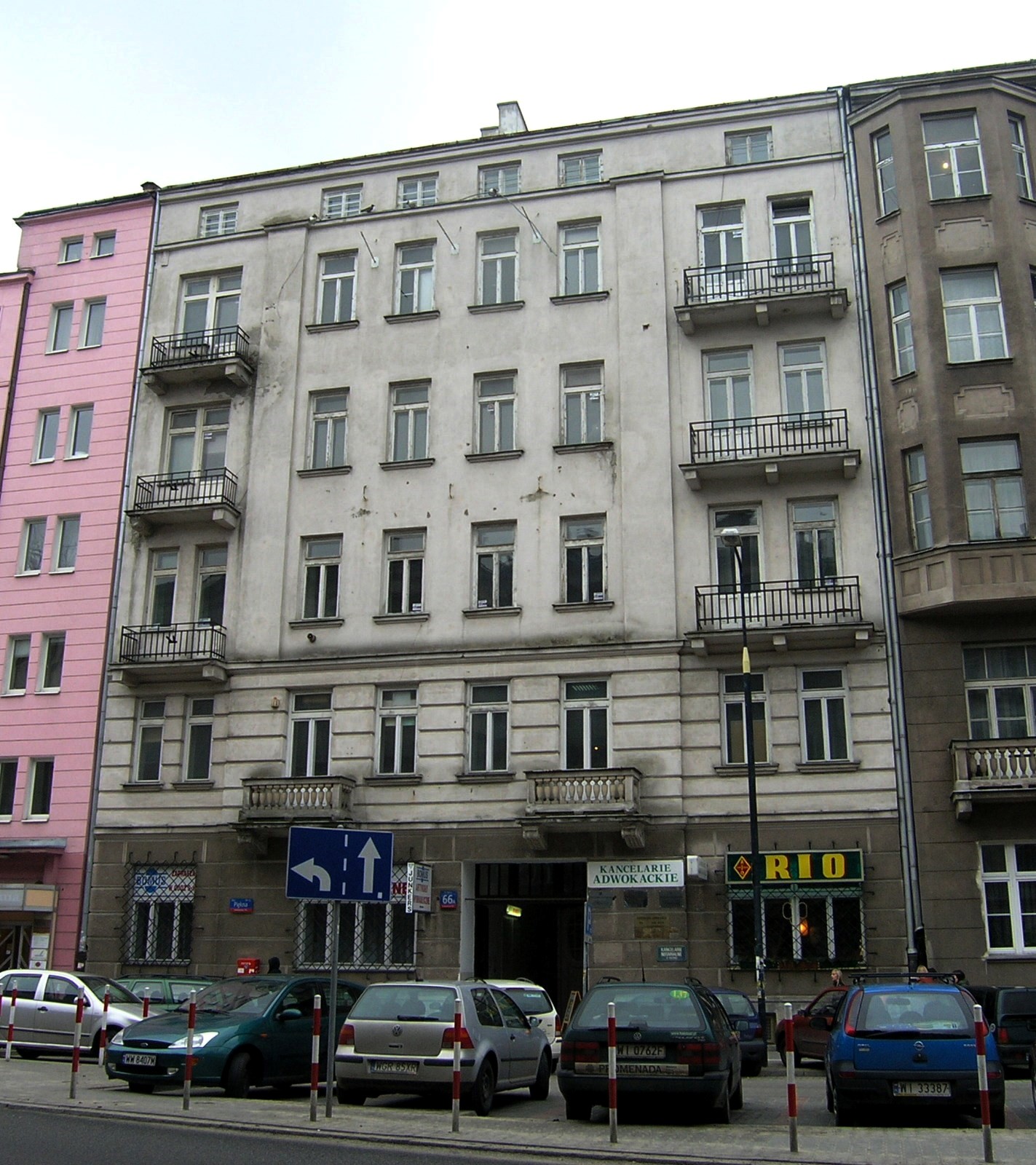 Budynek, w którym znajdował się Urząd Miar i Wag miasta stołecznego Warszawy. Kamienica przy ulicy Pięknej 66a